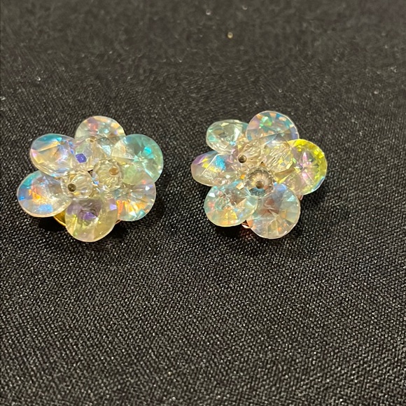 Vintage Jewelry - Vintage aurora borealis crystal cluster clip on earrings